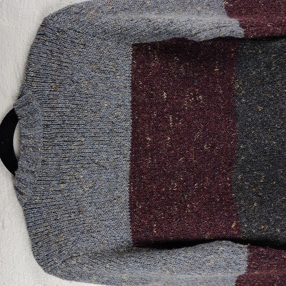 Mainframe Gray Burgundy Color Block V-Neck Long Sleeve Pullover Short Sweater - Picture 7 of 10